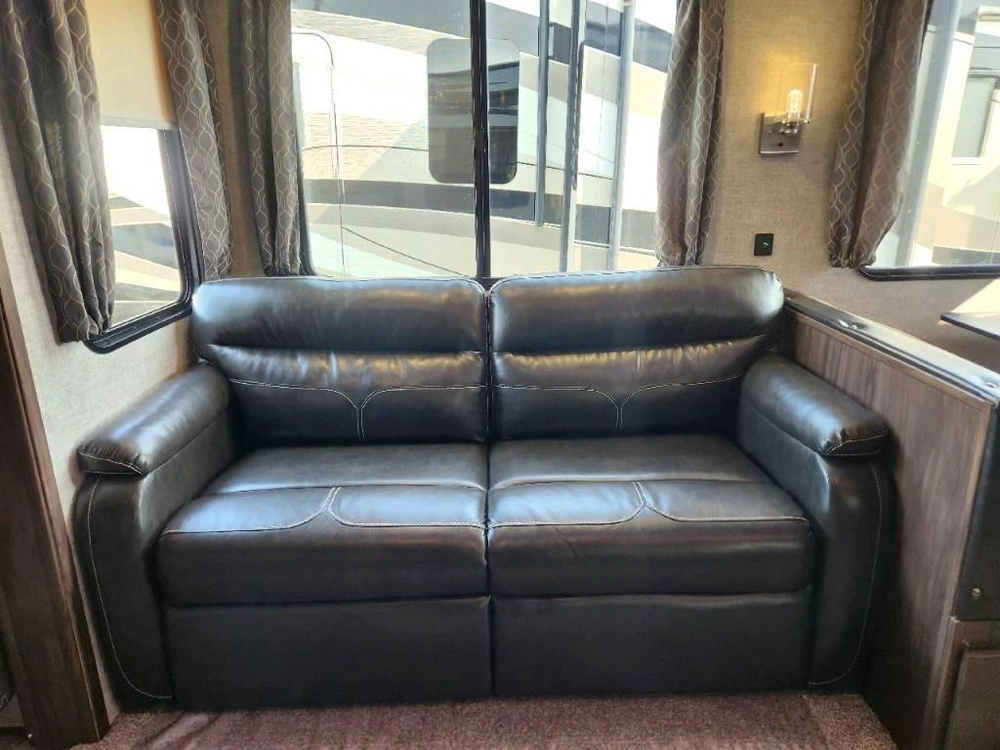 Cherokee Arctic Wolf 265bhd 2019 alt