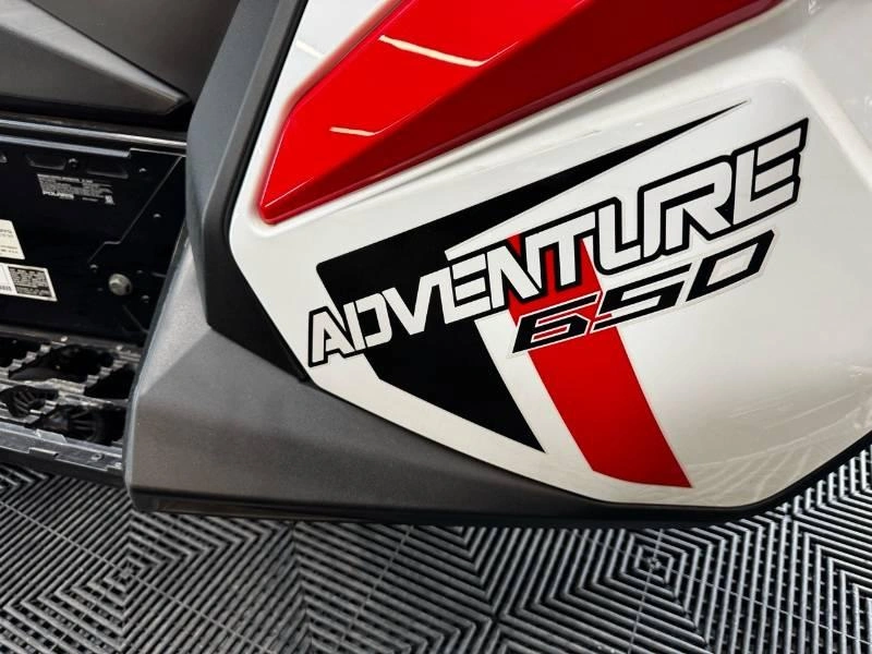 Polaris 650 Indy Adventure 137 2023 alt