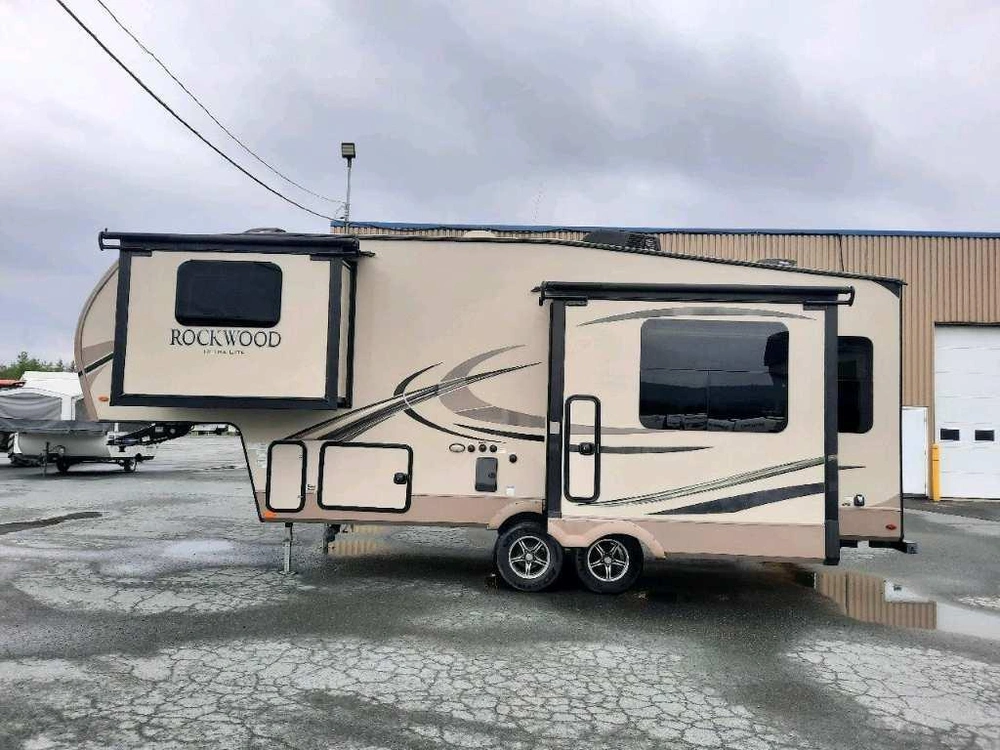 Rockwood Ultra Lite 2440bs 2018 alt