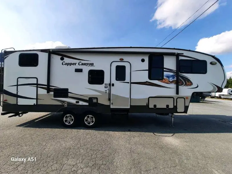 2012 Keystone RV Sprinter copper canyon 275FWBH thumbnail 3