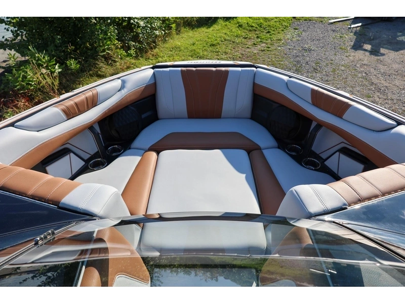 2026 Malibu 22 Lsv alt