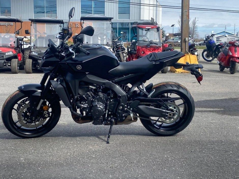 Yamaha Mt-09 Rabais De 2,200$ Certaines Conditions S'appliquent 2025 alt