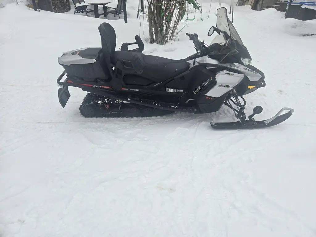 2019 Ski-Doo grand touring ltd 900 turbo 150 