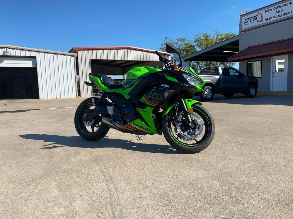 2024 Kawasaki Ninja�� 650 Abs Krt Edition alt