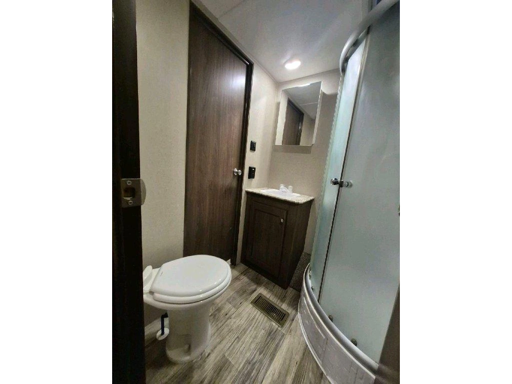 Keystone Rv Hideout 28rks 2018 alt