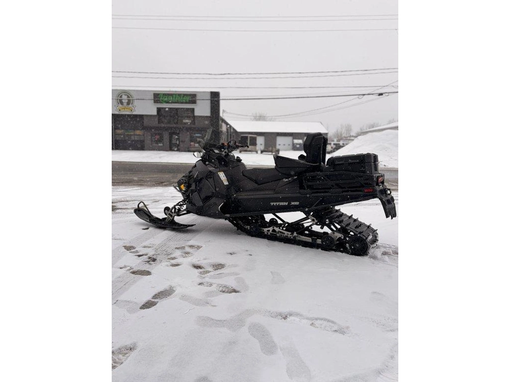 Polaris Titan 800 2018 alt