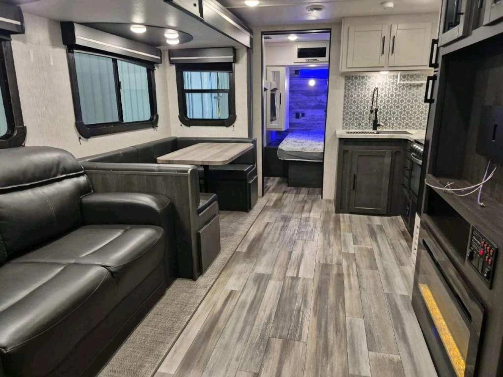 Crossroads Cruiser Aire 28bbh 2022