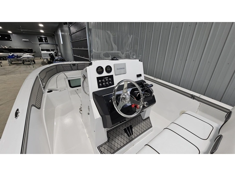 2023 Wellcraft Fisherman 202 alt