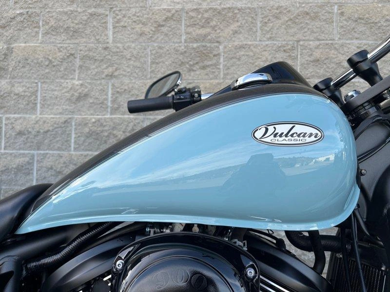2025 Kawasaki Vulcan 900 Classic alt