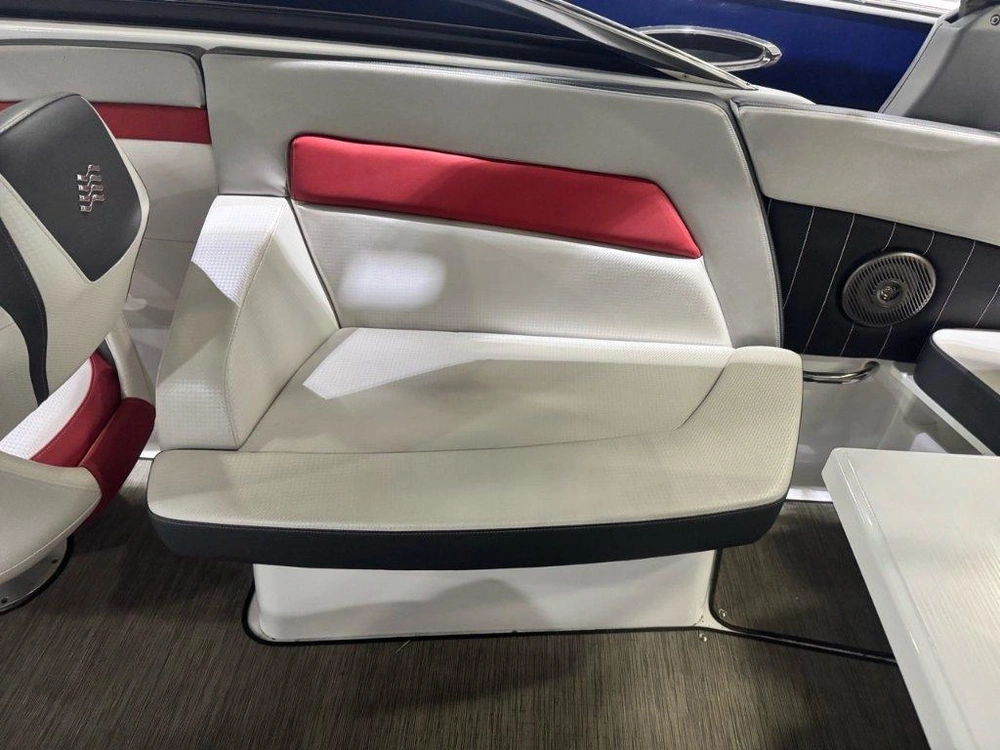 Four Winns 260 Horizon Sport Rs 2022 alt