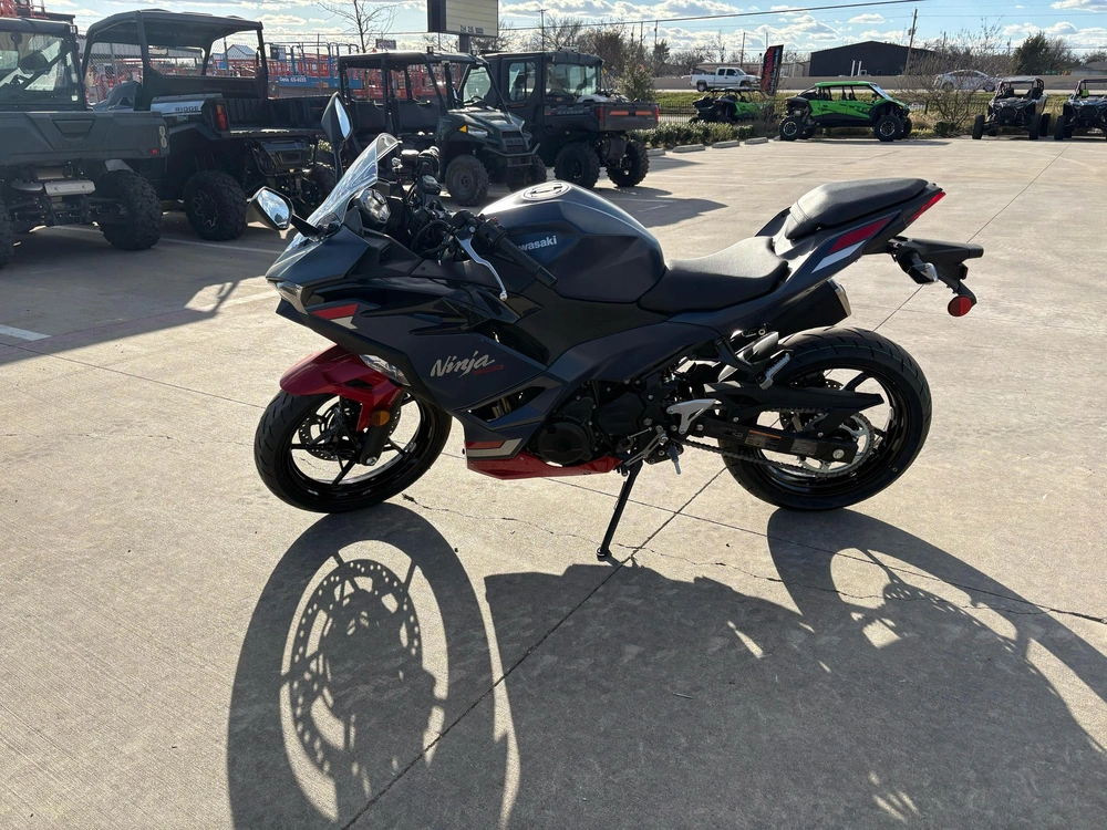 2026 Kawasaki Ninja® 500 Abs alt
