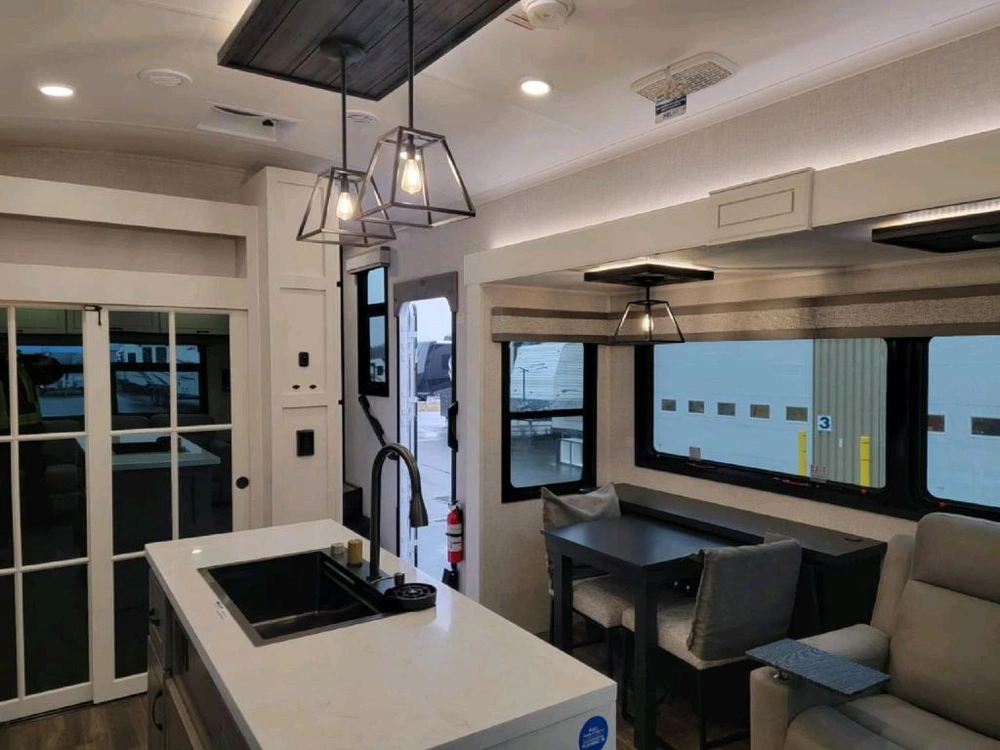 Jayco North Point 310rlts 2025 alt