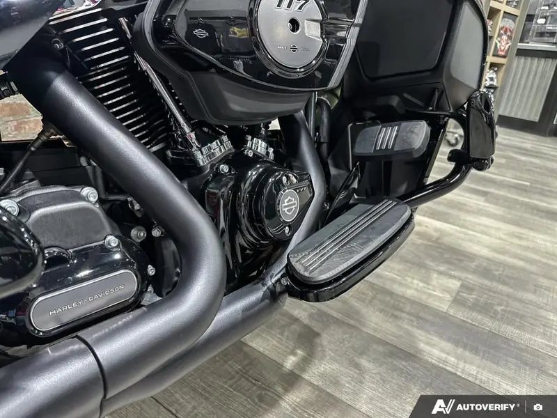 2026 Harley-Davidson Street Glide Limited thumbnail 9