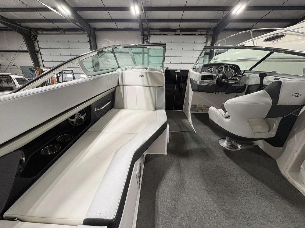 2015 Regal 24 Fasdeck Rx alt
