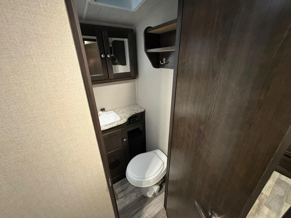 2018 Other Shadow Cruiser Id280qbs alt