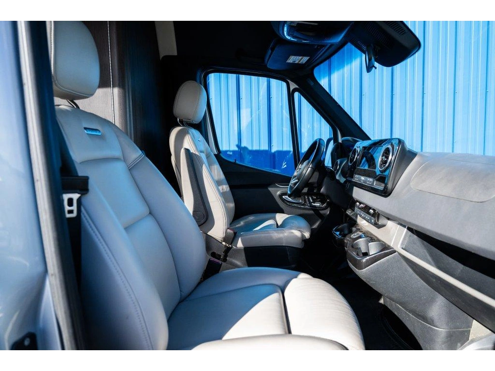 Airstream Enterstate 19 2020 alt