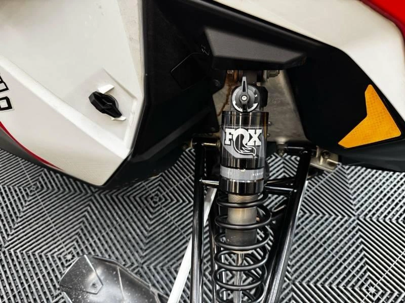 Polaris 650 Indy Adventure 137 2023 alt