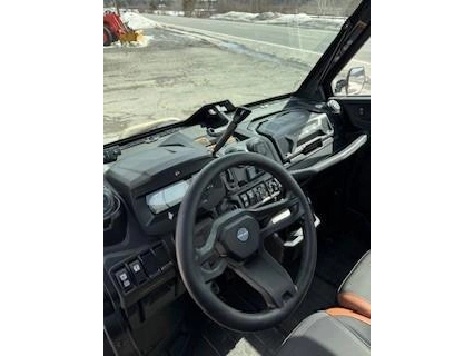 Bombardier Defender Hd10 Cab Ltd 2023 alt