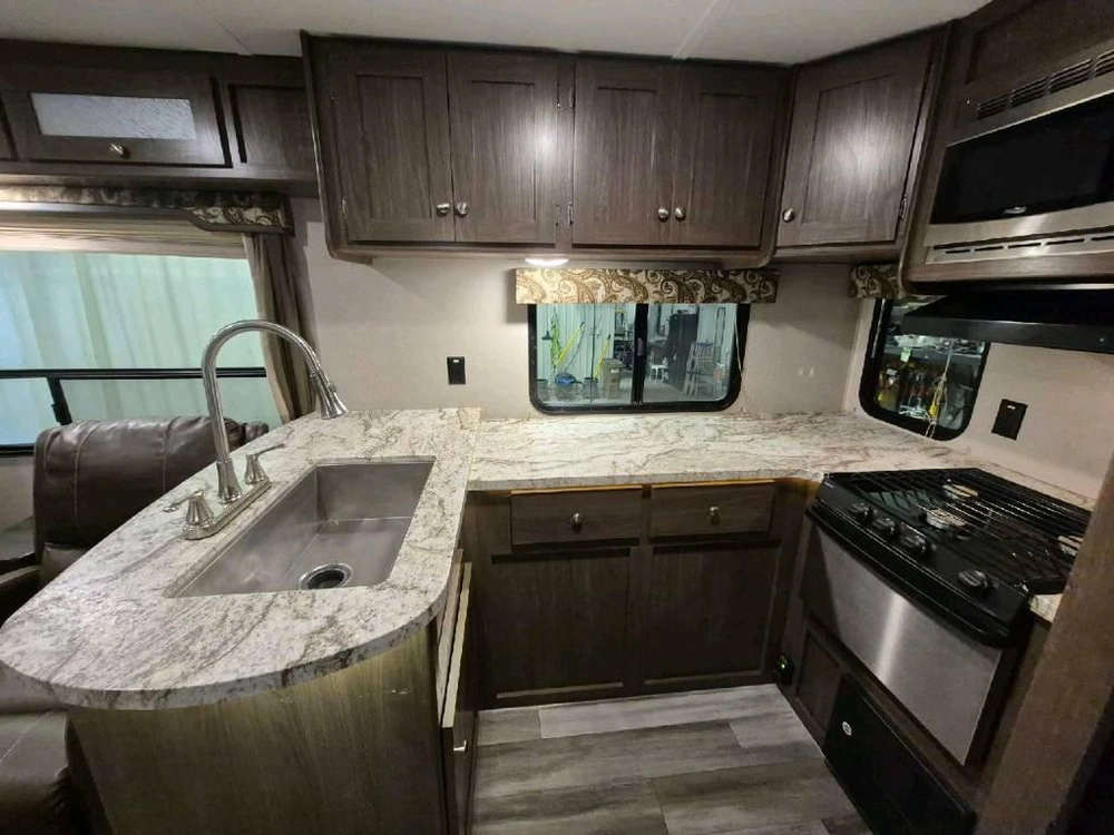 Keystone Rv Hideout 28rks 2018 alt