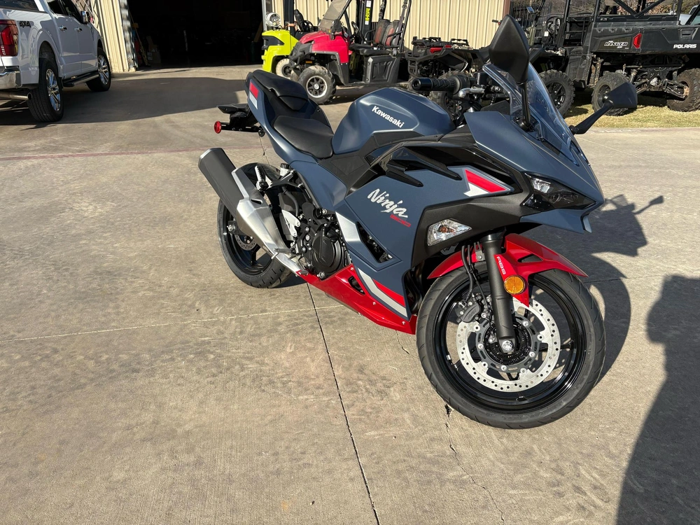 2026 Kawasaki Ninja® 500 Abs alt