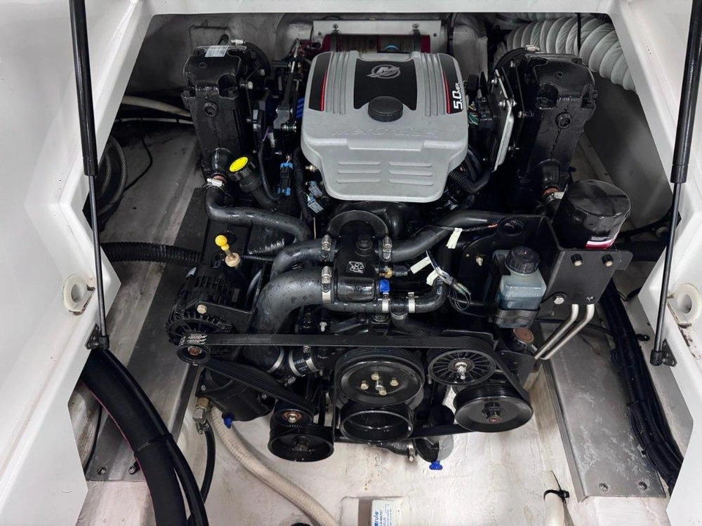 2013 Cruisers Az238 alt