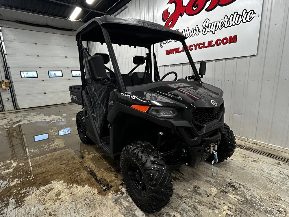 2025 Cfmoto Uforce 600 Black alt