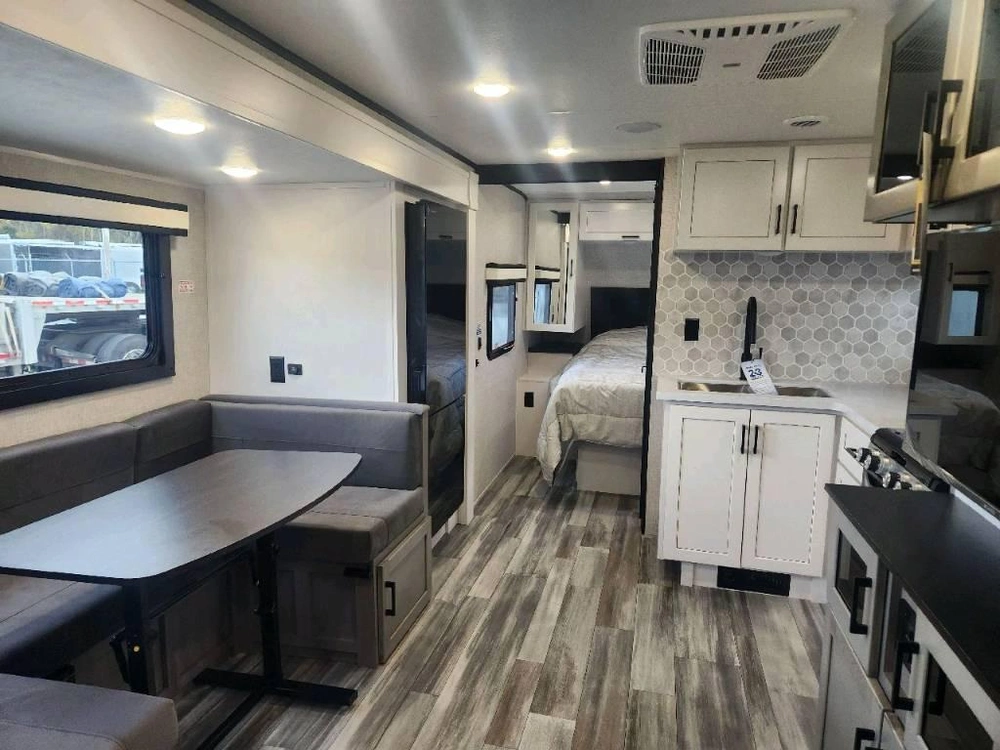 Jayco Jay Feather 24bh 2025 alt