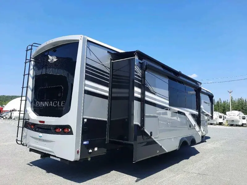 2026 Jayco Pinnacle 38FBRK thumbnail 6
