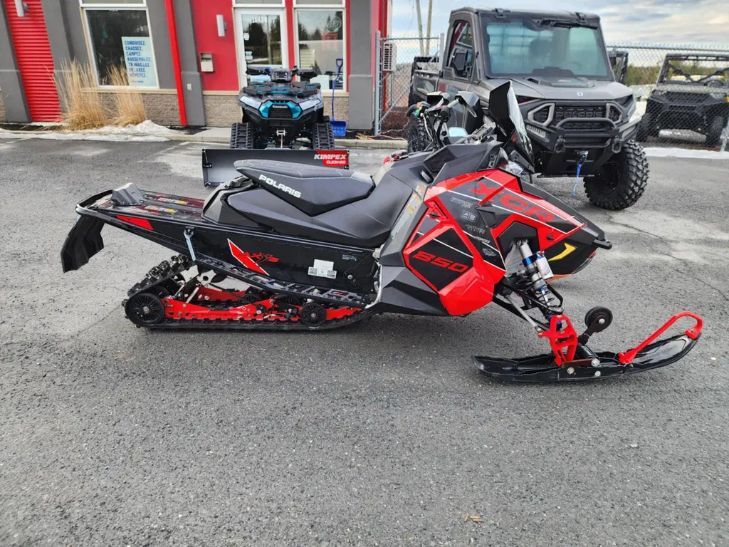 Polaris INDY XCR 128 850 2021