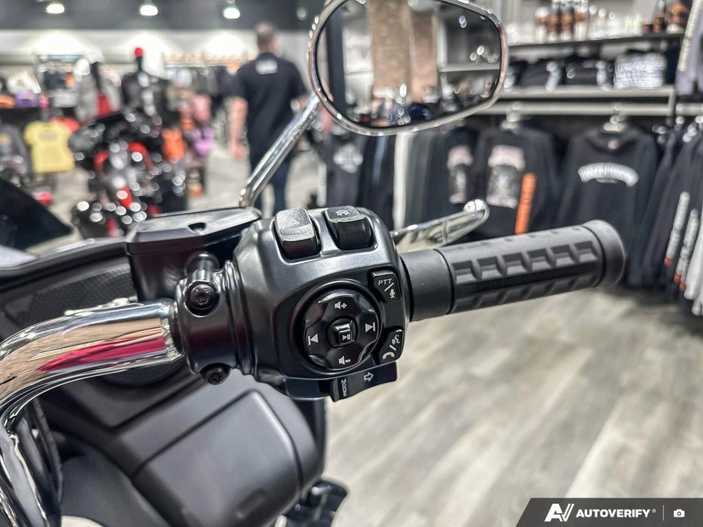 2026 Harley-davidson Road Glide alt