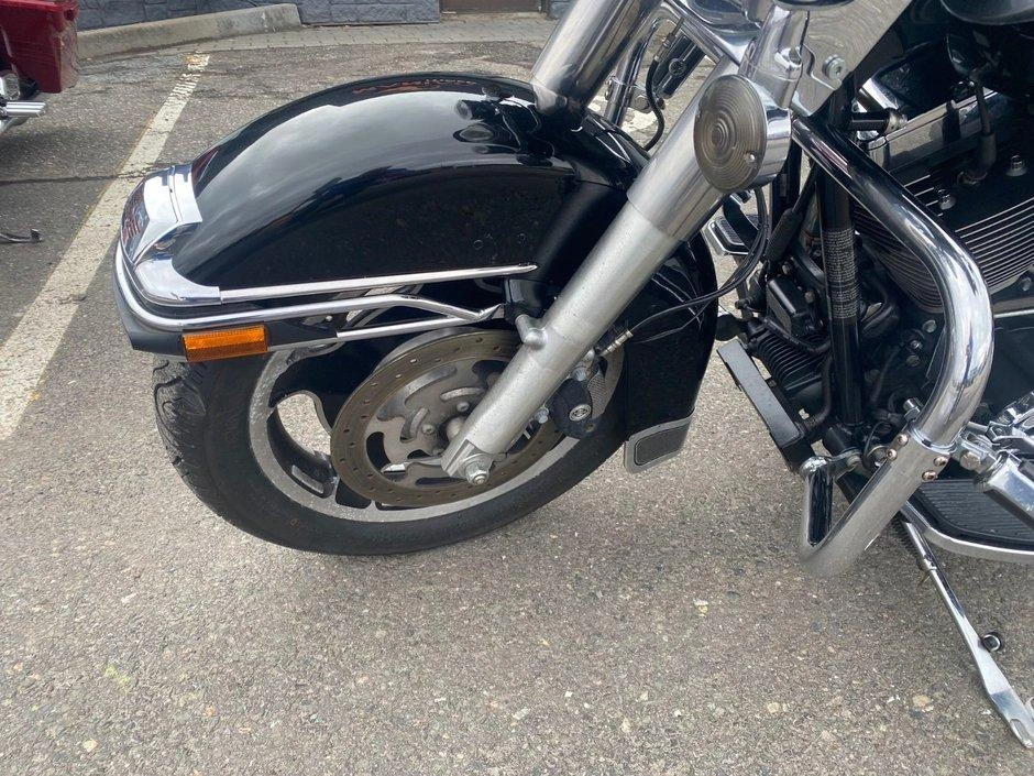 Harley-davidson Electra Glide Police Flhtpi 2010 alt