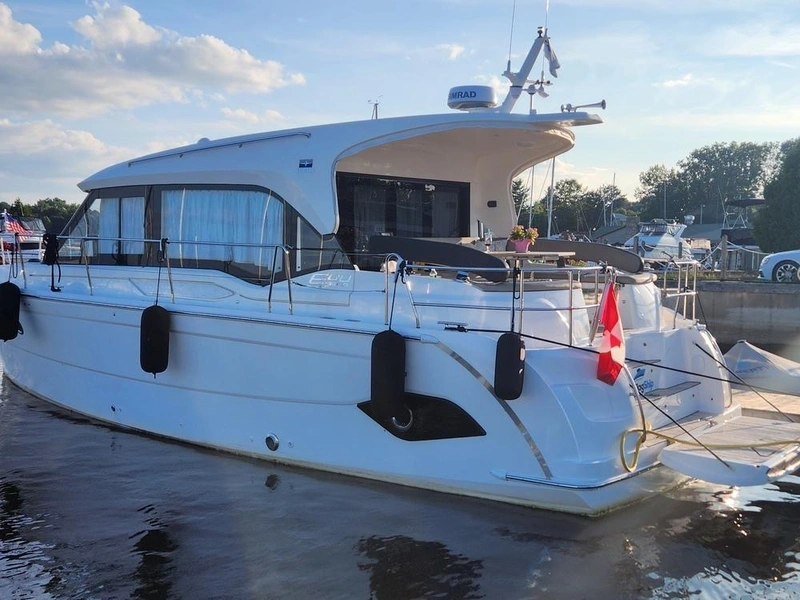 Bavaria Motoryachts E40 Sedan 2018 alt