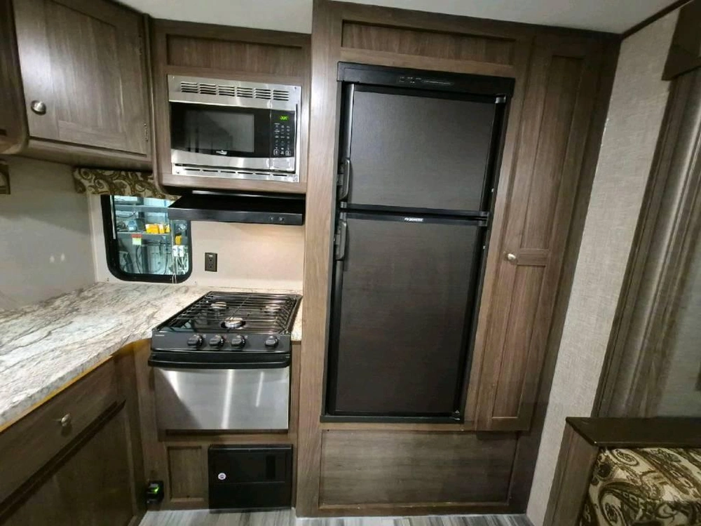 Keystone Rv Hideout 28rks 2018 alt