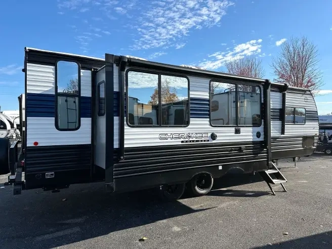 Cherokee 273xlk Wolf Den 2026 alt