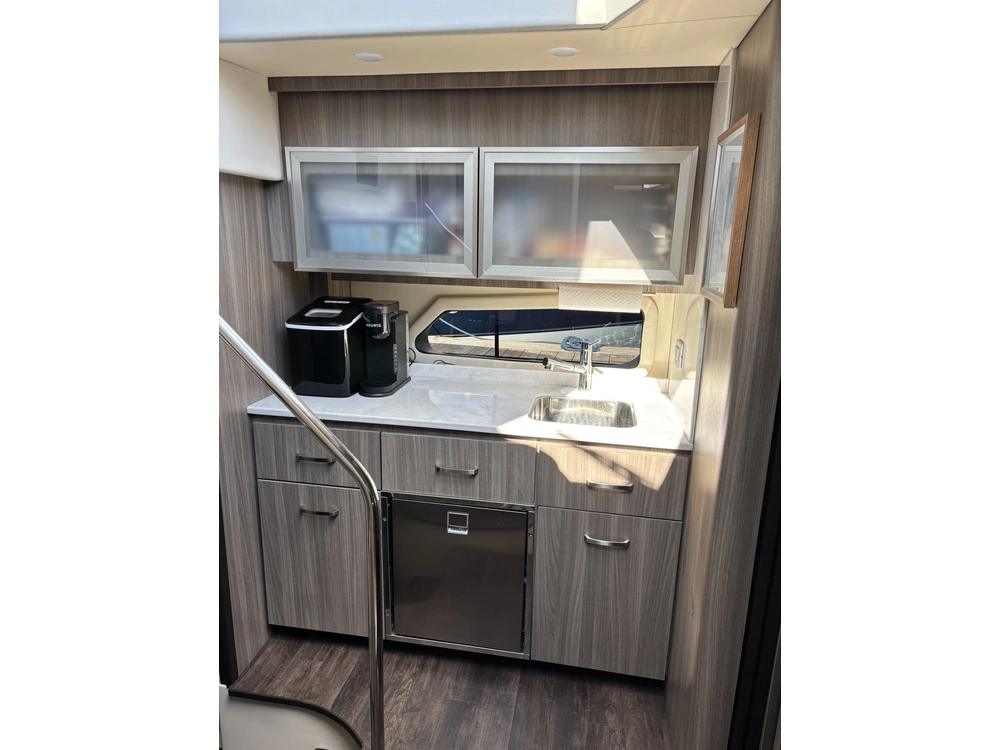 2022 Regal 42 Xo alt