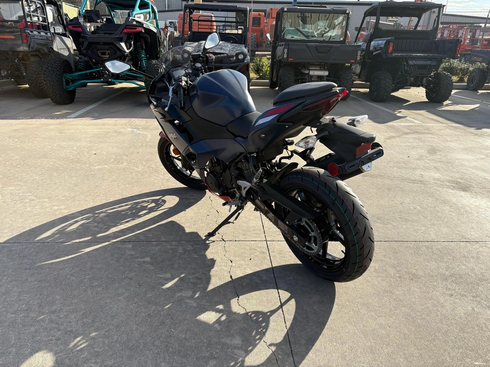 2026 Kawasaki Ninja® 500 Abs alt