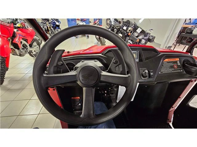 2026 Honda Pioneer 520 Standard alt