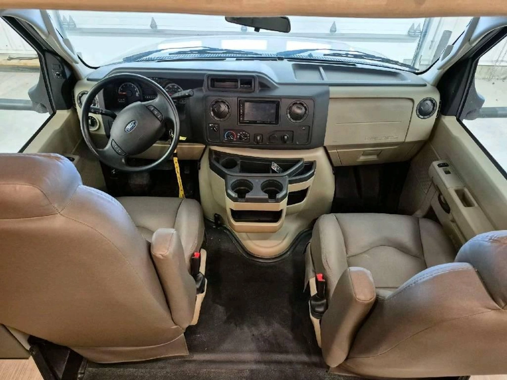 Entegra Coach Odyssey 24b 2020 alt