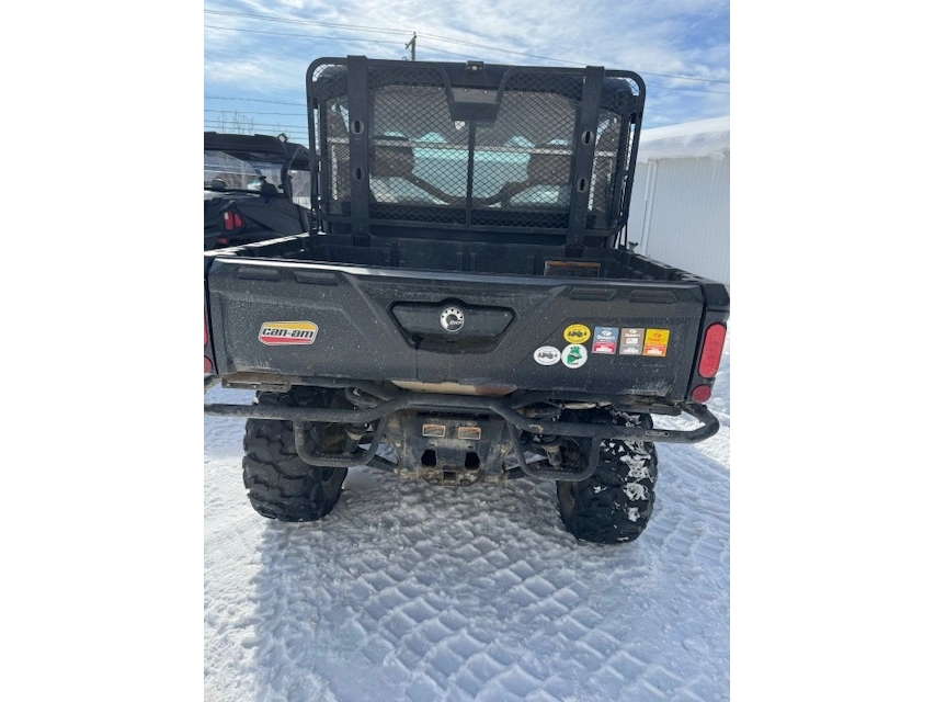 Bombardier Defender Hd8 2017 alt