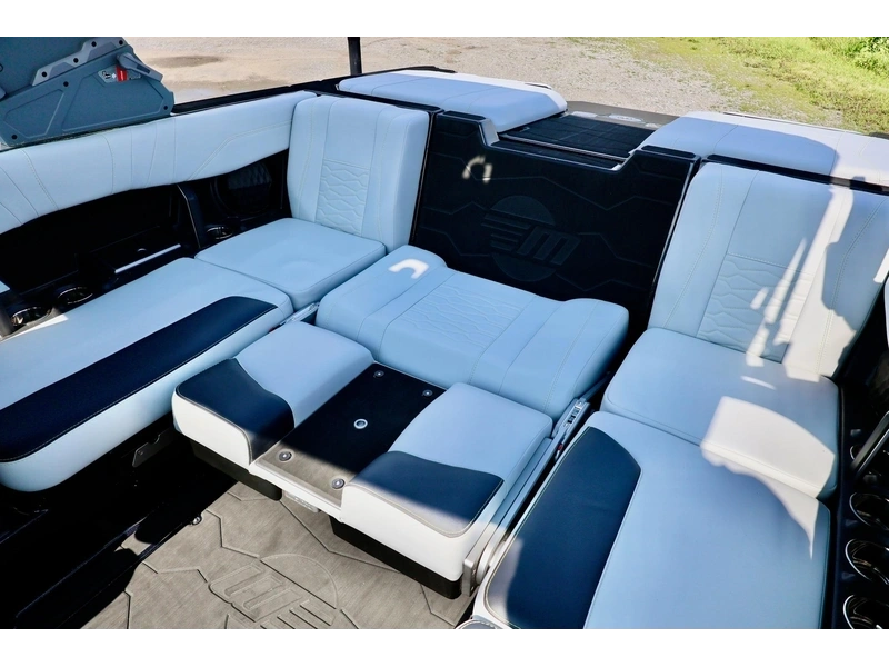 2025 Malibu 22 Mxz alt