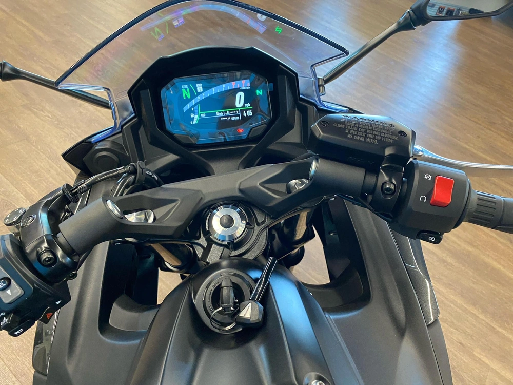 2026 Kawasaki Ninja® 650 Base Base alt