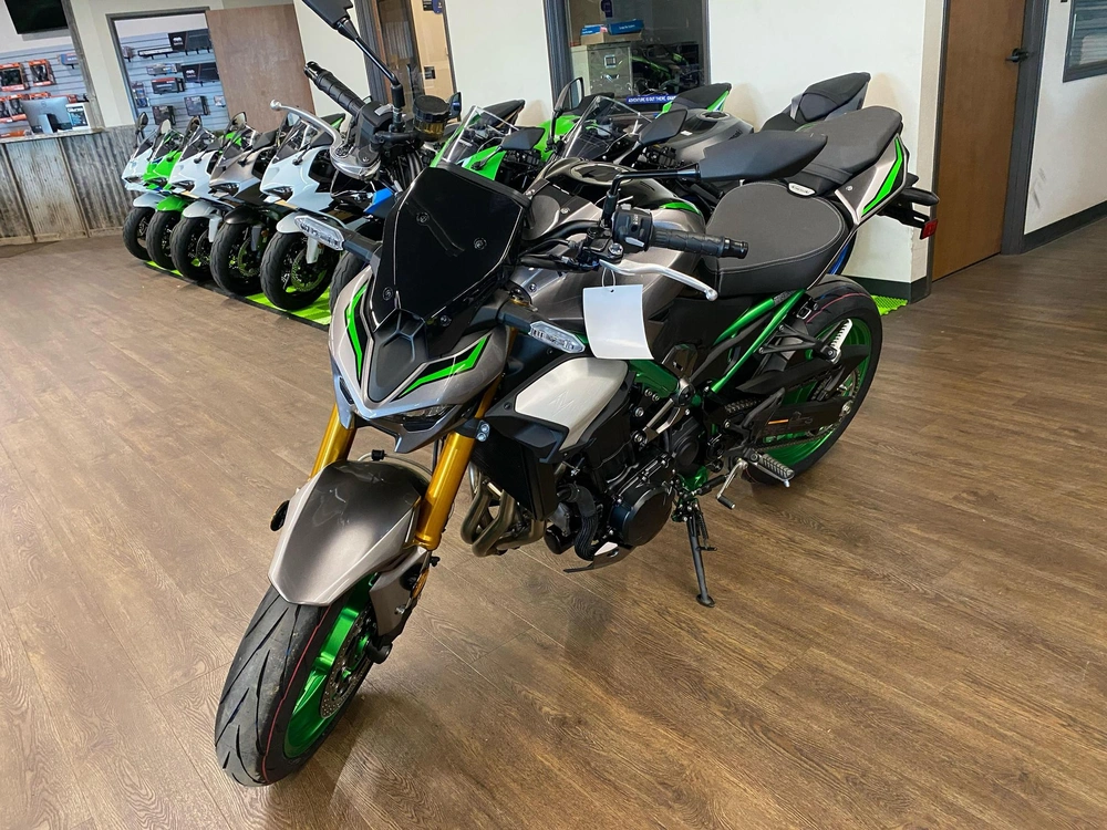 2025 Kawasaki Z900 Se Abs Se alt