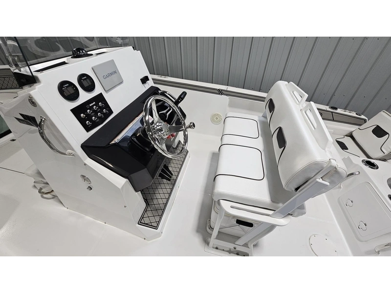 2023 Wellcraft Fisherman 202 alt