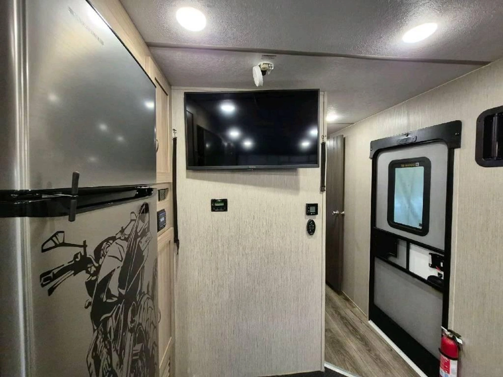 Coachmen Adrenaline 27lt 2021 alt