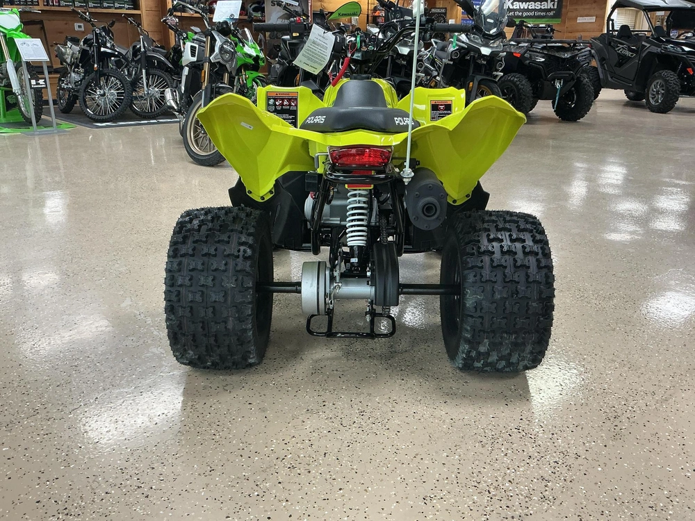 2026 Polaris Outlaw 110 Lime Squeeze 110 Efi 110 Efi alt