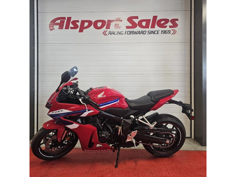 2026 Honda Cbr650ract alt