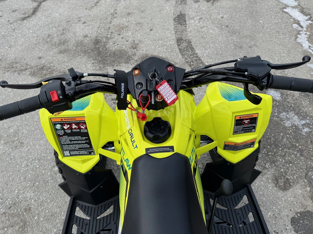 Polaris Outlaw 110 Lime Squeeze 2026 alt