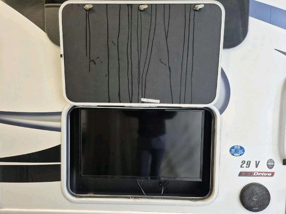 Entegra Coach Odyssey 29v 2020 alt