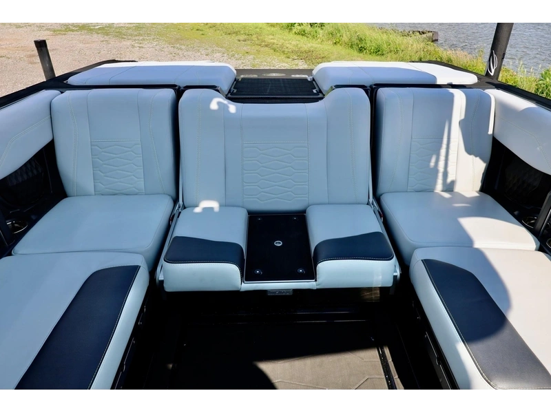 2025 Malibu 22 Mxz alt