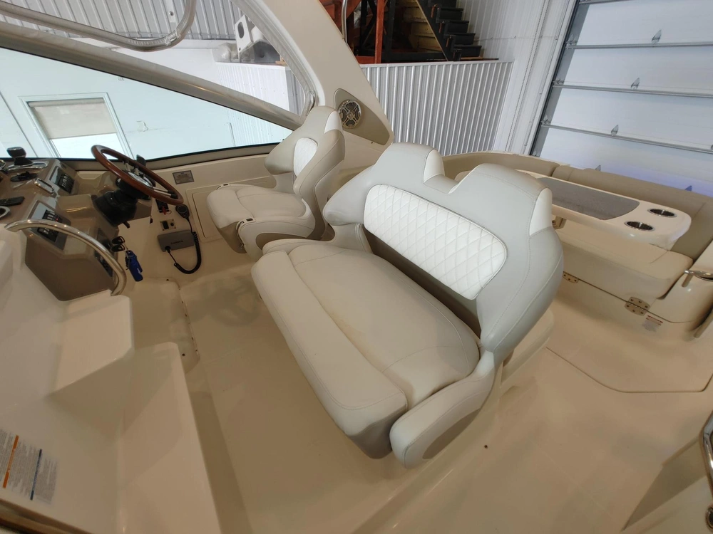Chaparral 330 Signature 2013 alt